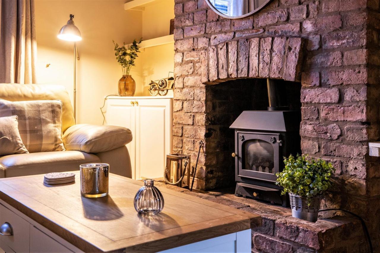 The Cottage In Chester, Sleeps 6 With Free Parking Kültér fotó