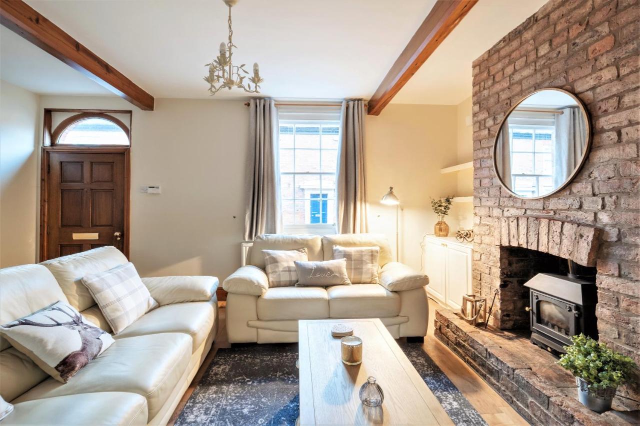 The Cottage In Chester, Sleeps 6 With Free Parking Kültér fotó