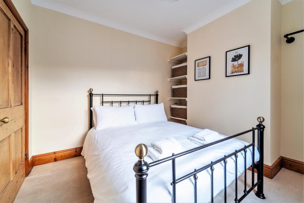 The Cottage In Chester, Sleeps 6 With Free Parking Kültér fotó