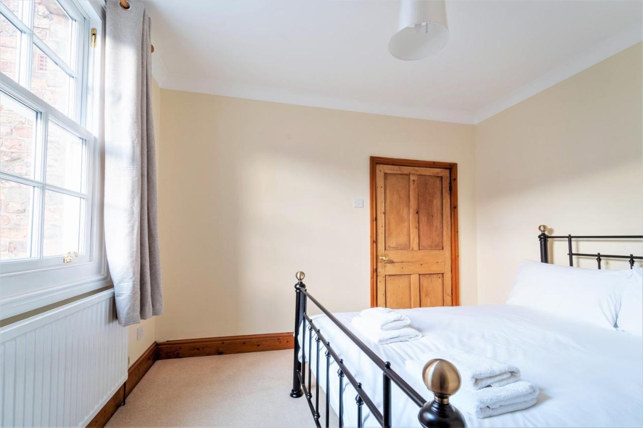 The Cottage In Chester, Sleeps 6 With Free Parking Kültér fotó
